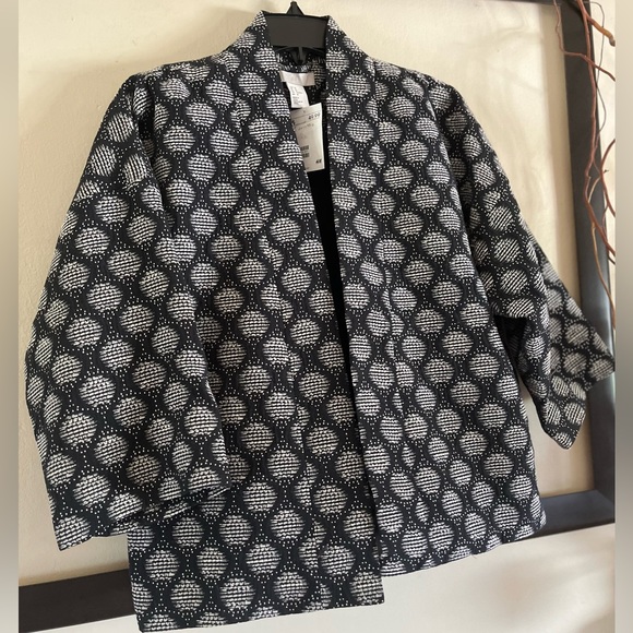 H&M Jackets & Blazers - NWT  H&M kimono style black and white jacket